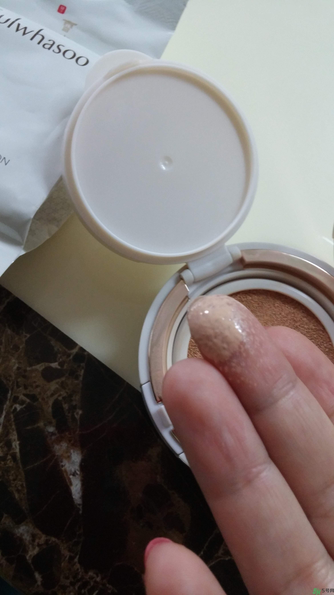 雪花秀气垫13号白吗?雪花秀气垫13号21号哪个白?